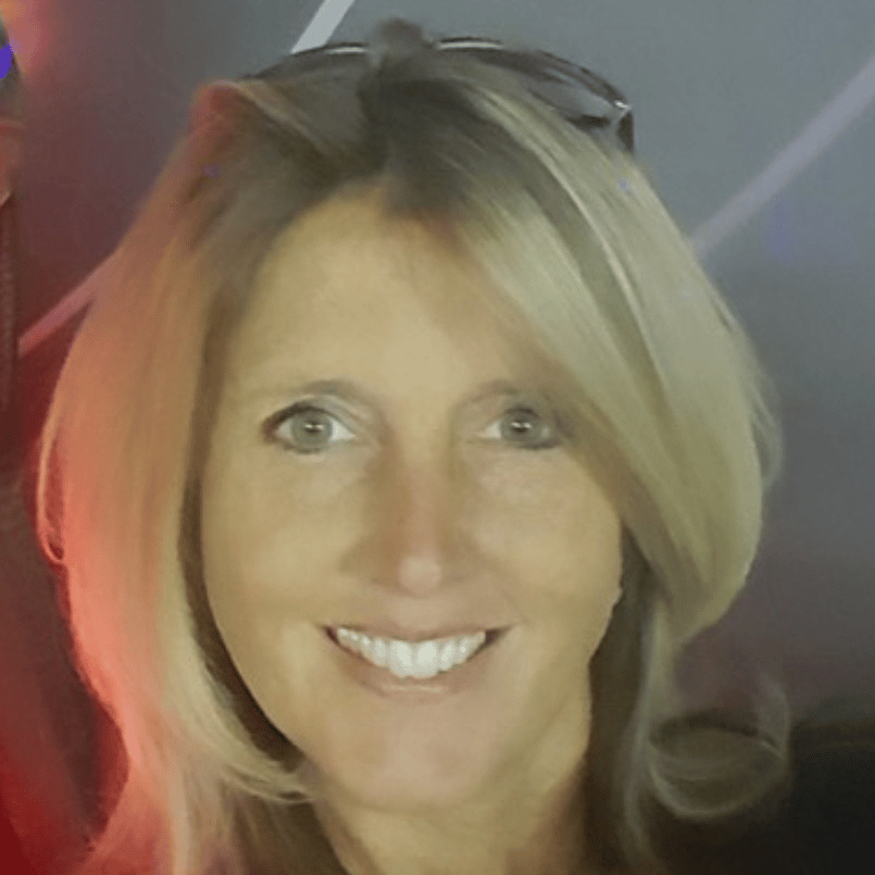 Book Services in Scottsdale, AZ with Lisa (LISA9589)