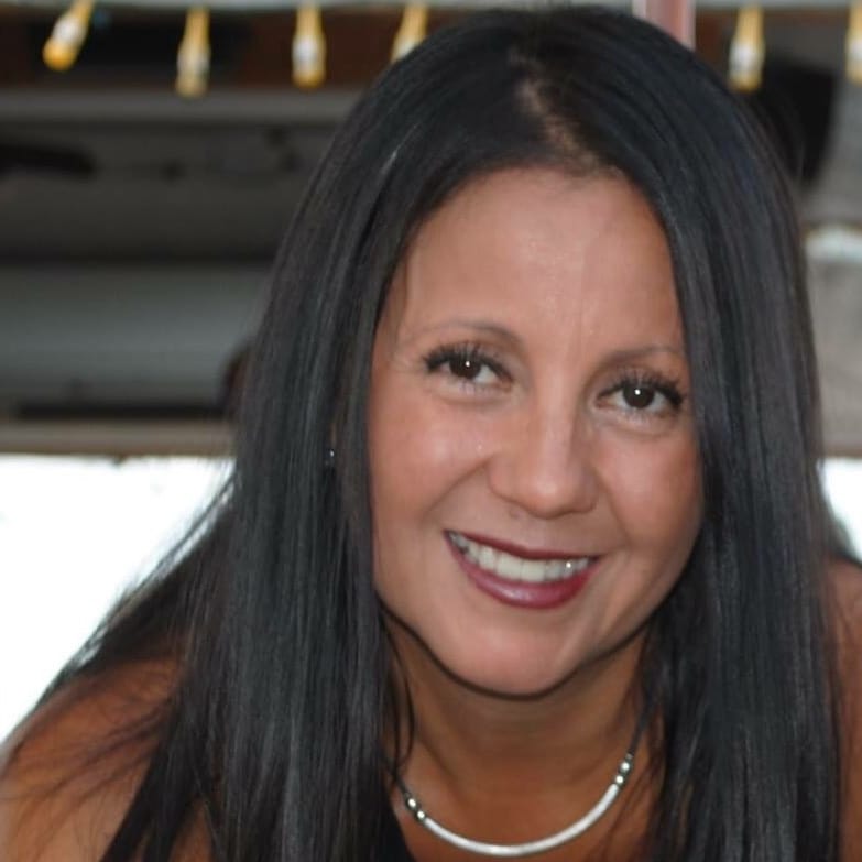 Book Services in Irvine, CA with Liliana S (LILIANA68883)