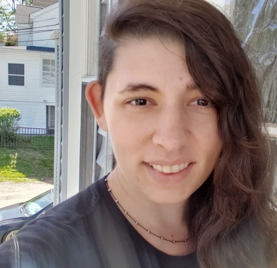 Book Services in Fobes Hill, WA with Lauren W (LAUREN30939)