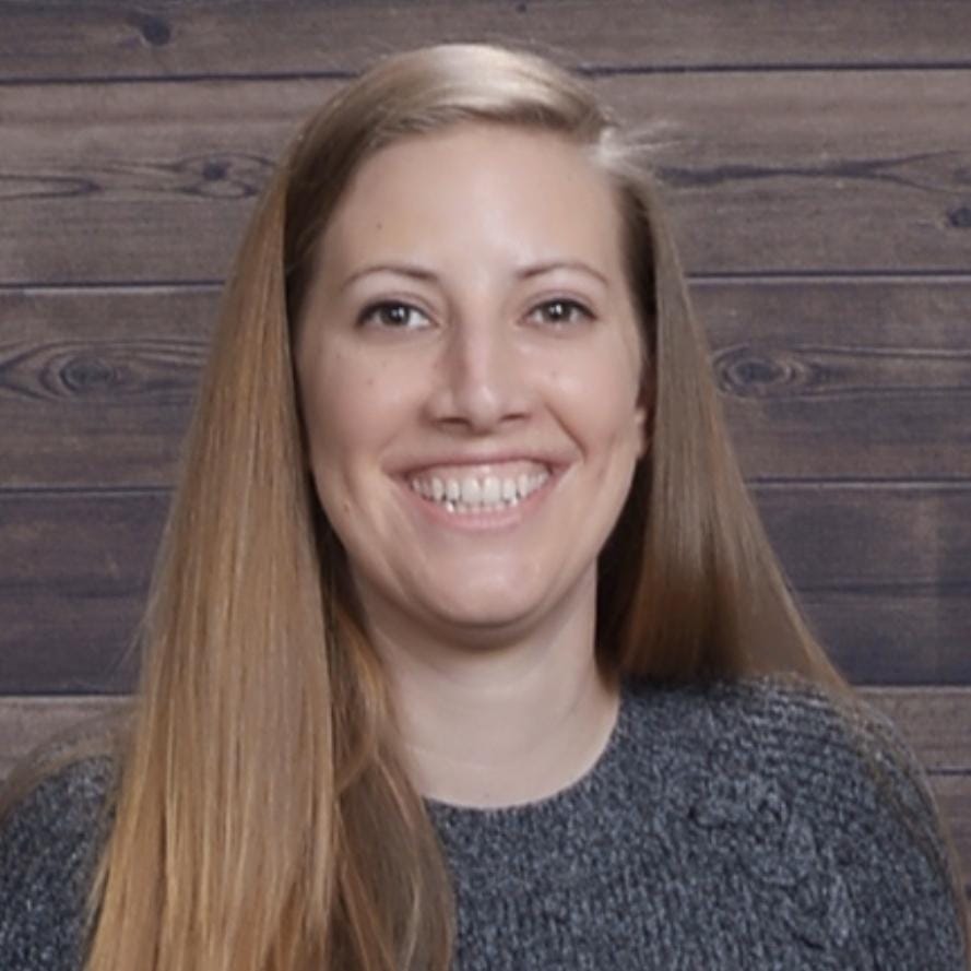 Book Services in Urbandale, IA with Amy (AMY97551)