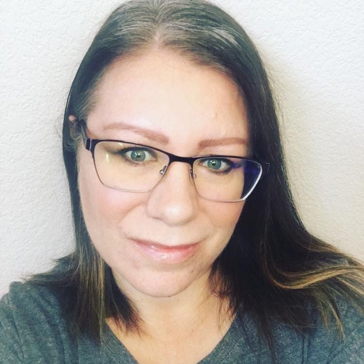 Book Services in Aurora, CO with Kerri (KERRI75543)