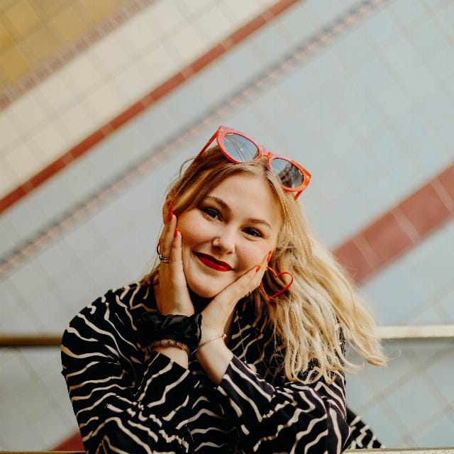 Book Services in O Fallon, MO with Gabrielle S (GABRIELLE93774)