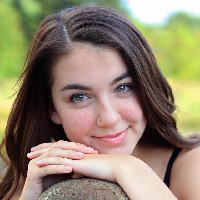 Book Services in Archbold, OH with Ryliegh C (RYLIEGH28421)